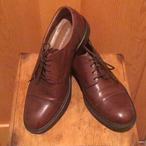 Johnston & Murphy Cap Toe Derbys